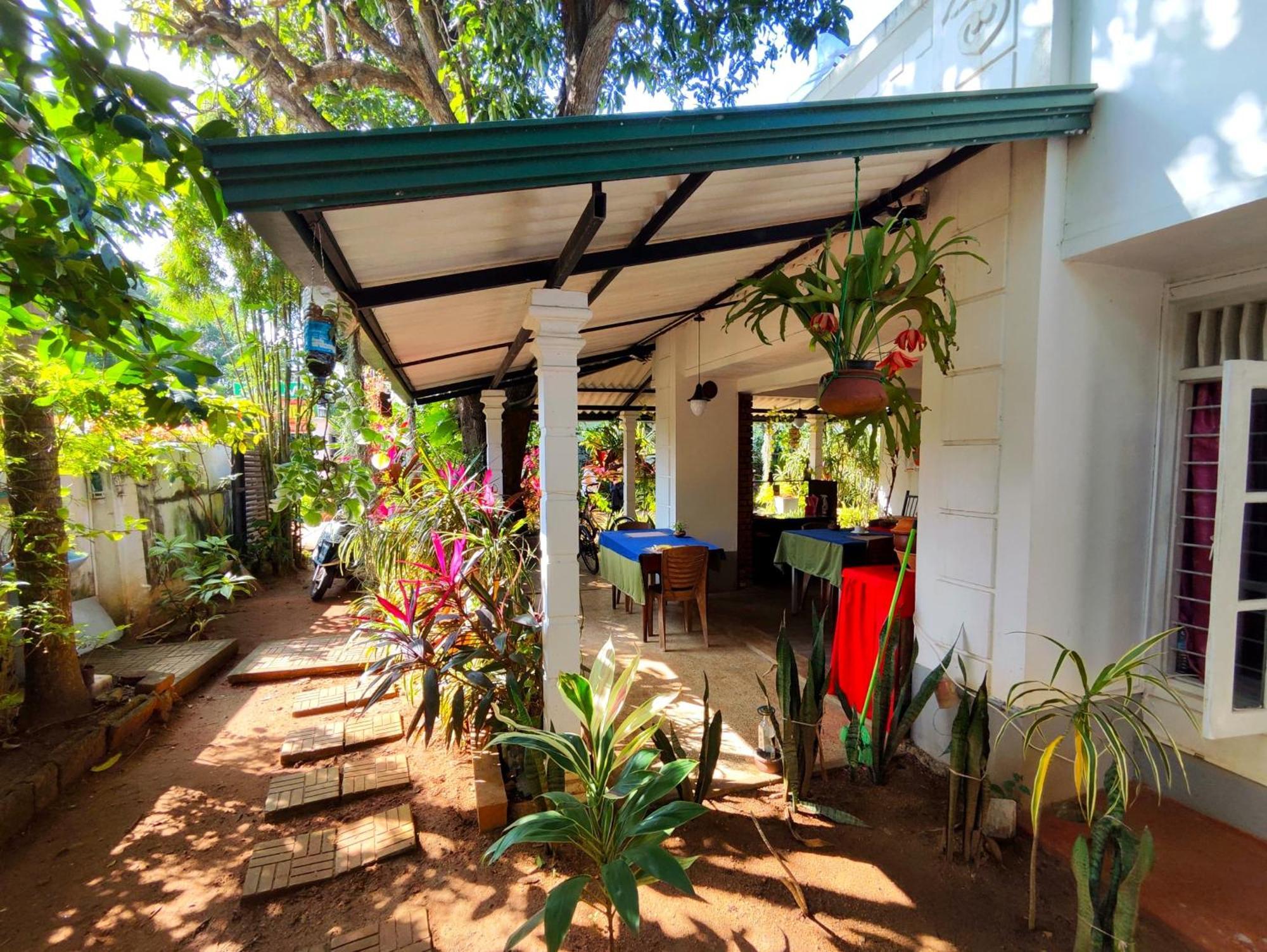 Goalma Family Holiday Resort & Restaurant Anuradhapura Eksteriør bilde
